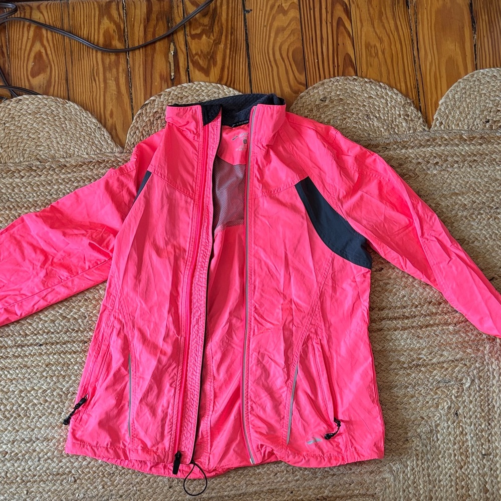 Brooks running reflective jacket